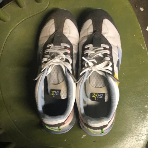 Nike White and Black Sneakers Retro-Inspired Design - Picture 2 of 9